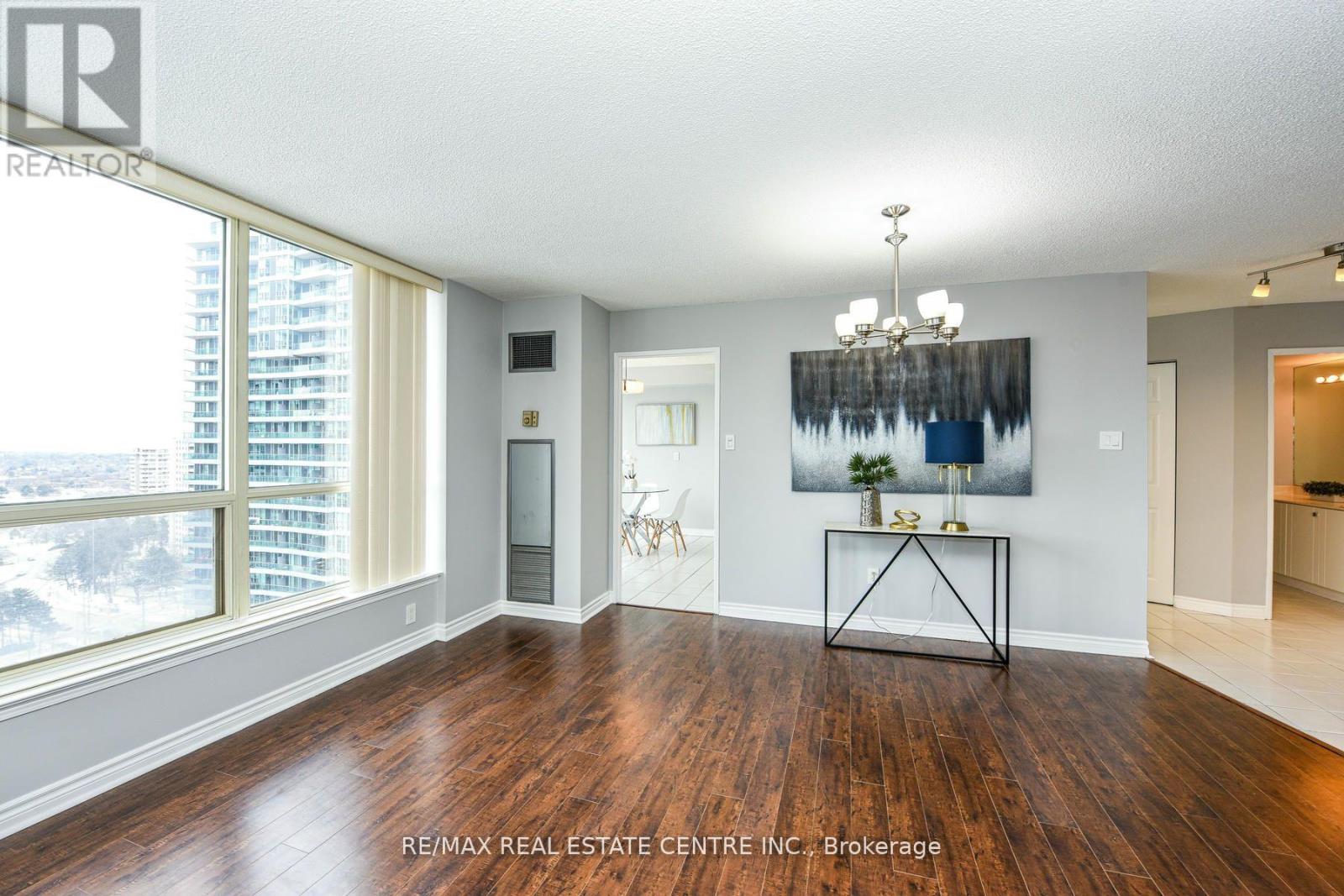 1805 - 55 Elm Drive, Mississauga, Ontario  L5B 3Z3 - Photo 12 - W12221434