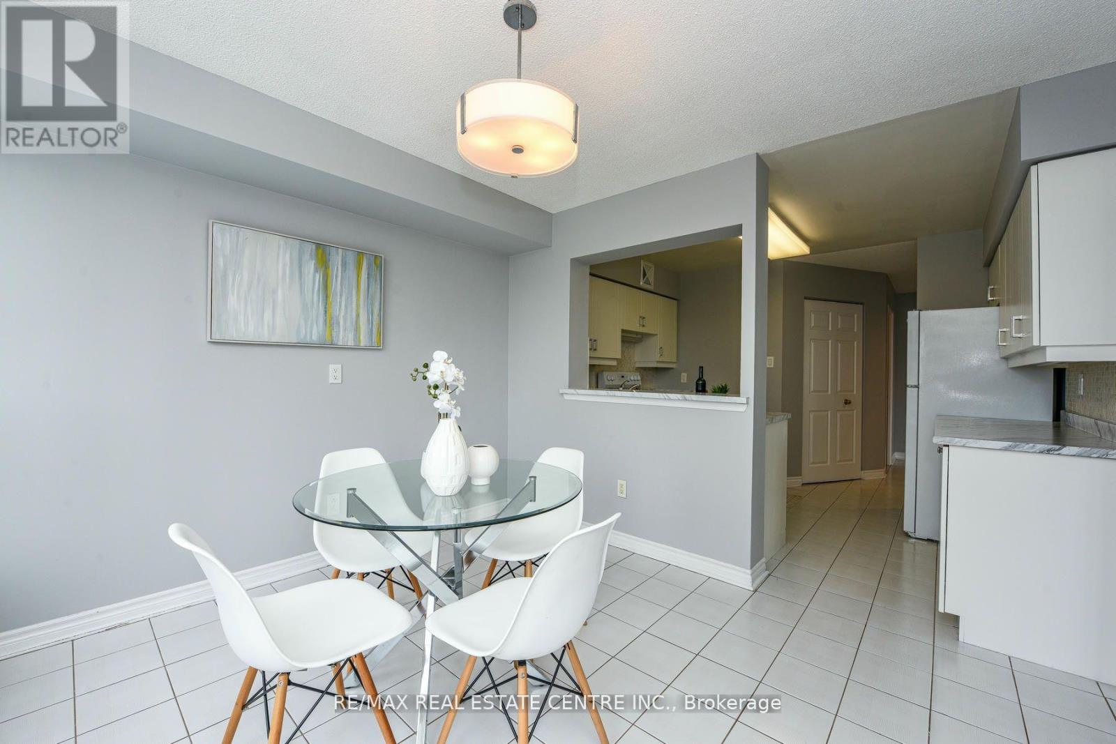 1805 - 55 Elm Drive, Mississauga, Ontario  L5B 3Z3 - Photo 14 - W12221434