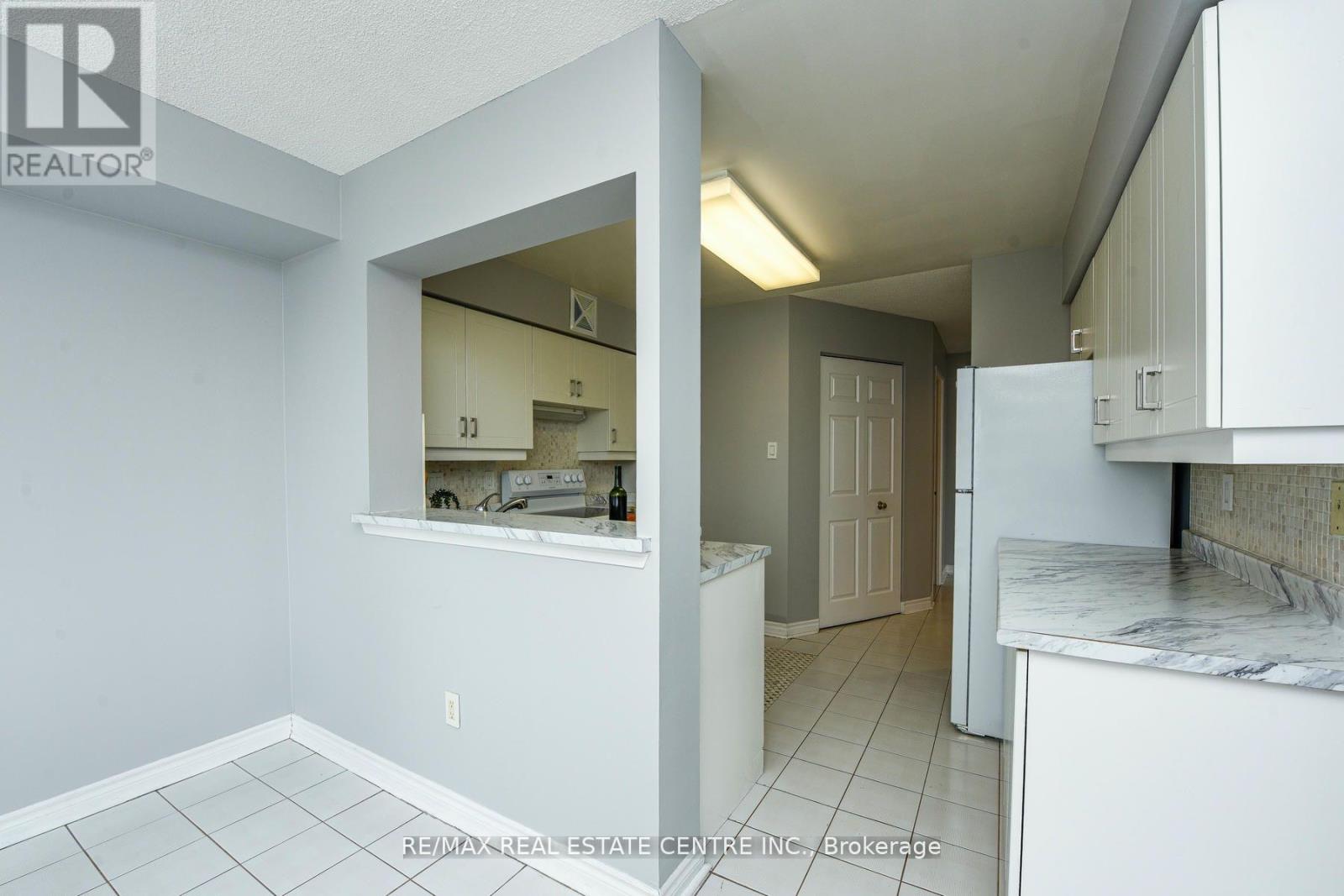 1805 - 55 Elm Drive, Mississauga, Ontario  L5B 3Z3 - Photo 17 - W12221434