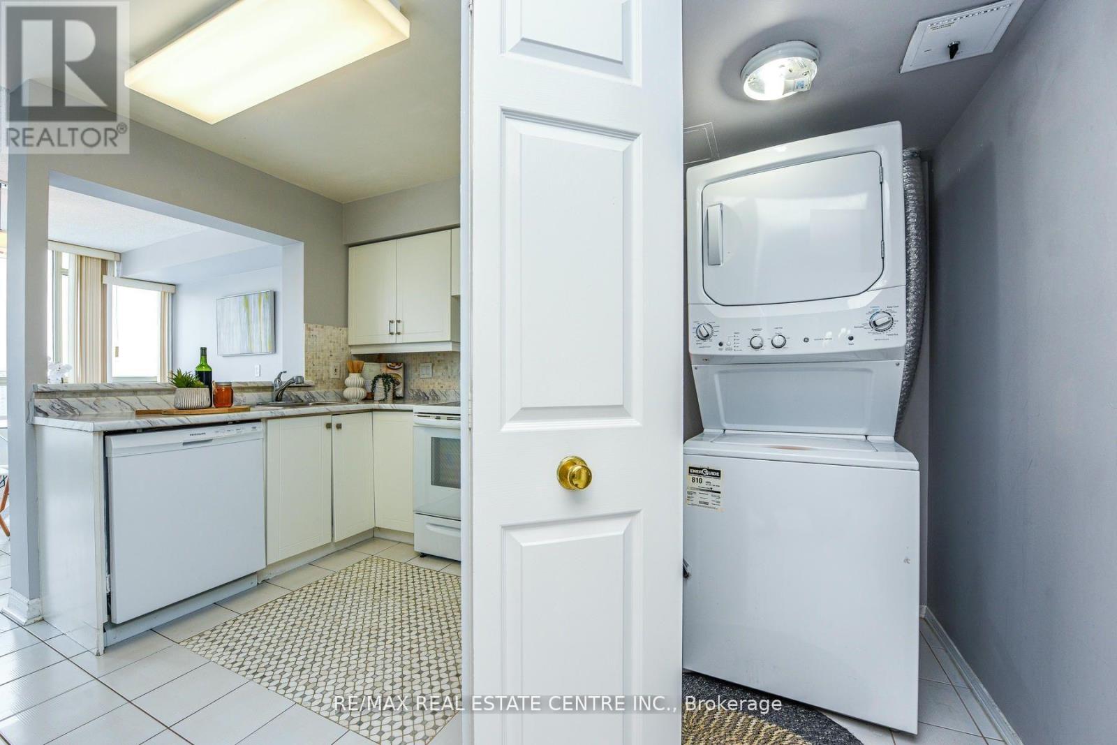 1805 - 55 Elm Drive, Mississauga, Ontario  L5B 3Z3 - Photo 23 - W12221434