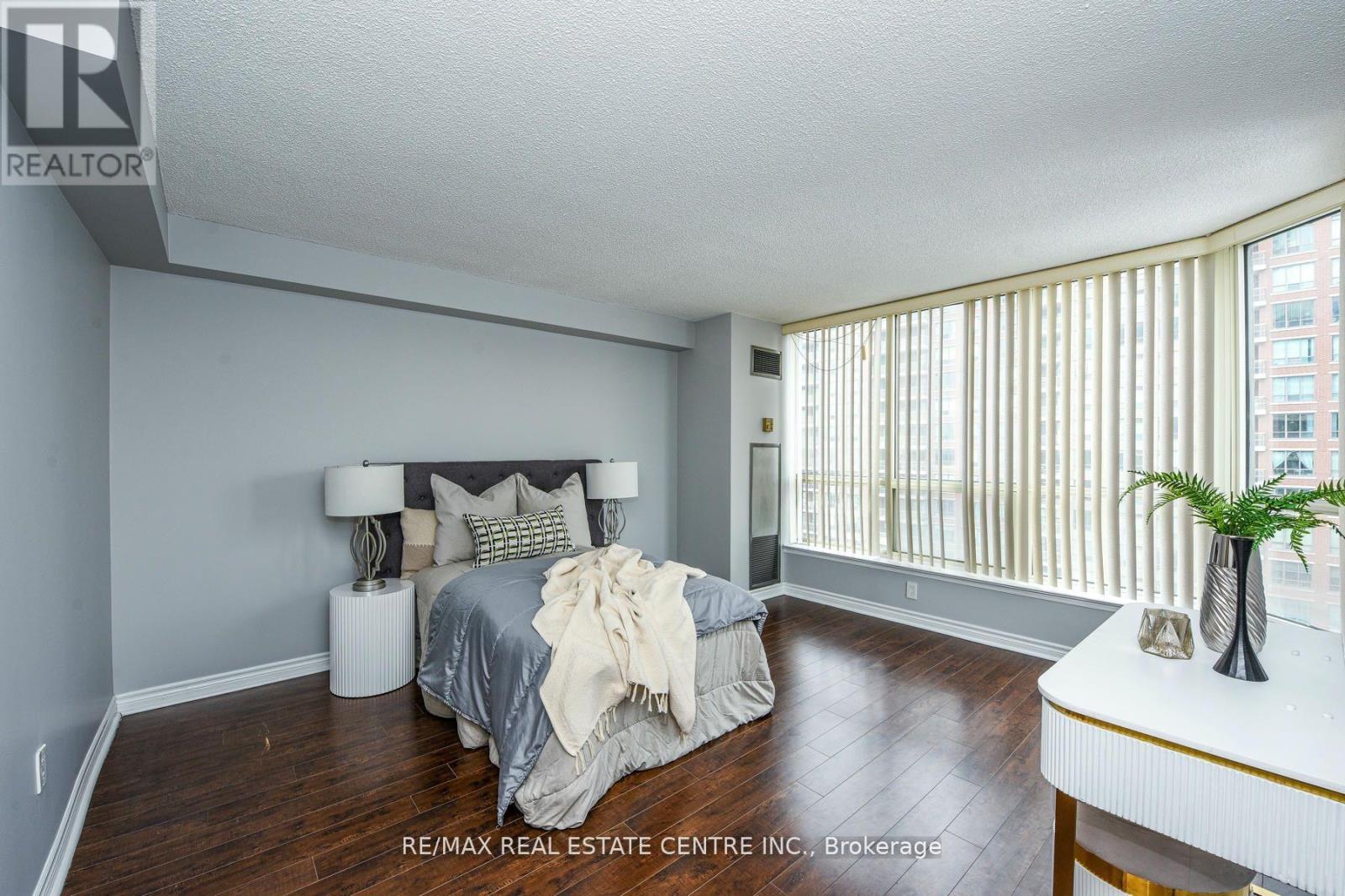 1805 - 55 Elm Drive, Mississauga, Ontario  L5B 3Z3 - Photo 29 - W12221434