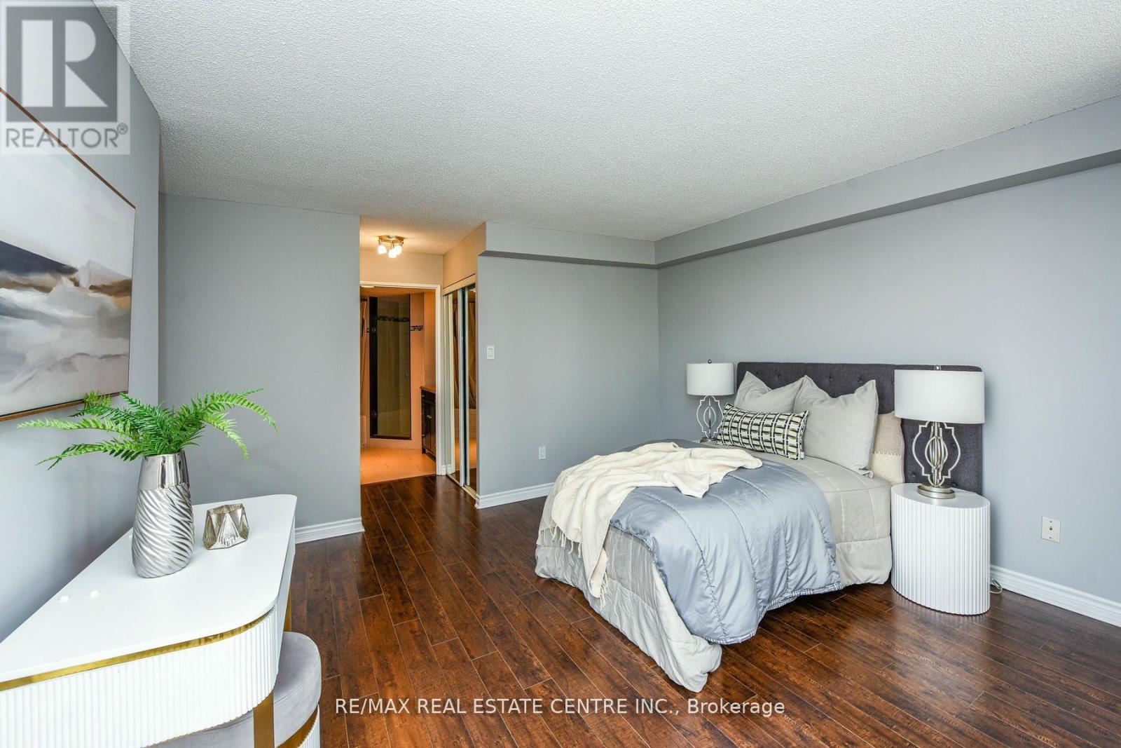1805 - 55 Elm Drive, Mississauga, Ontario  L5B 3Z3 - Photo 31 - W12221434