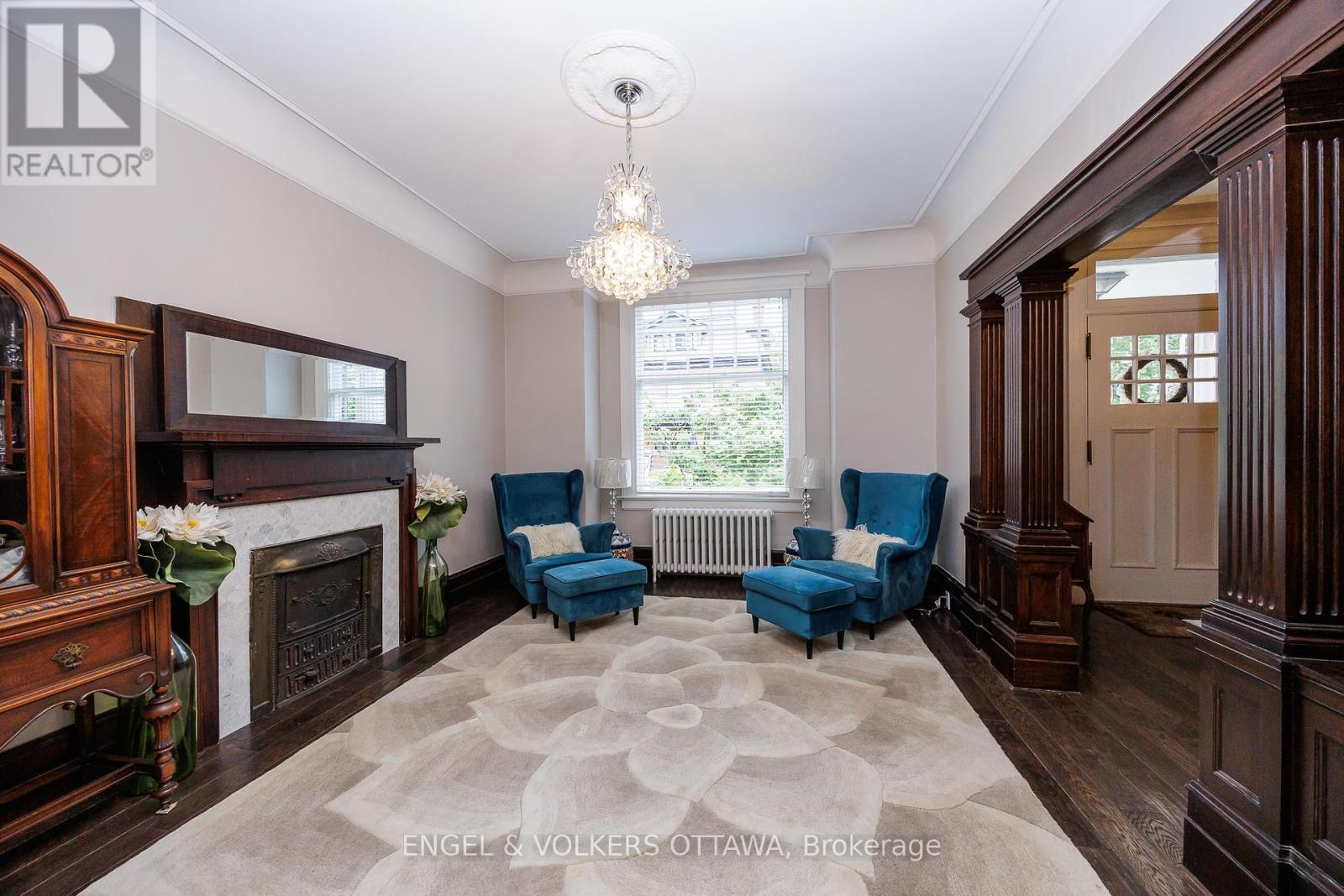 Property at 172 CARTIER STREET N image 5