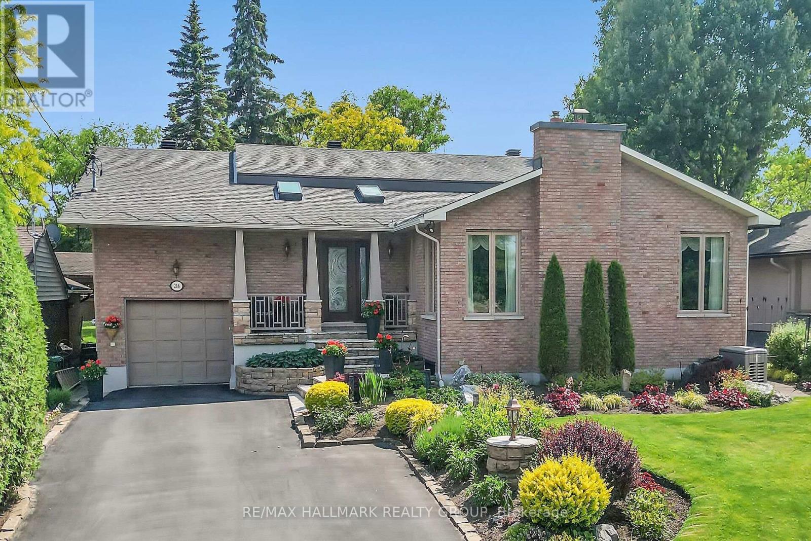 Property at 216 GRANDVIEW ROAD image 1