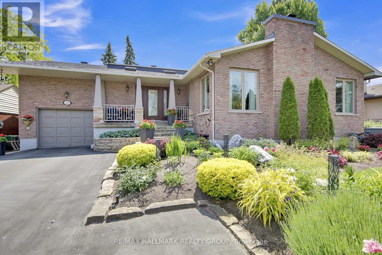 Property at 216 GRANDVIEW ROAD image 2