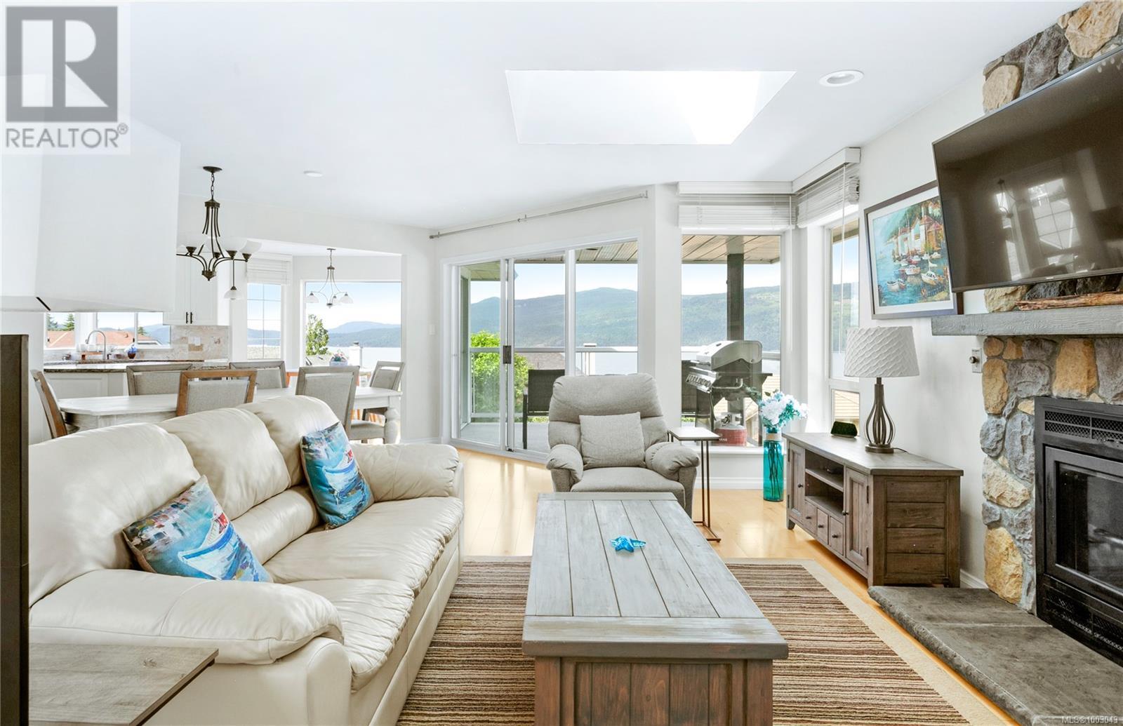 Property at 552 Marine View image 1