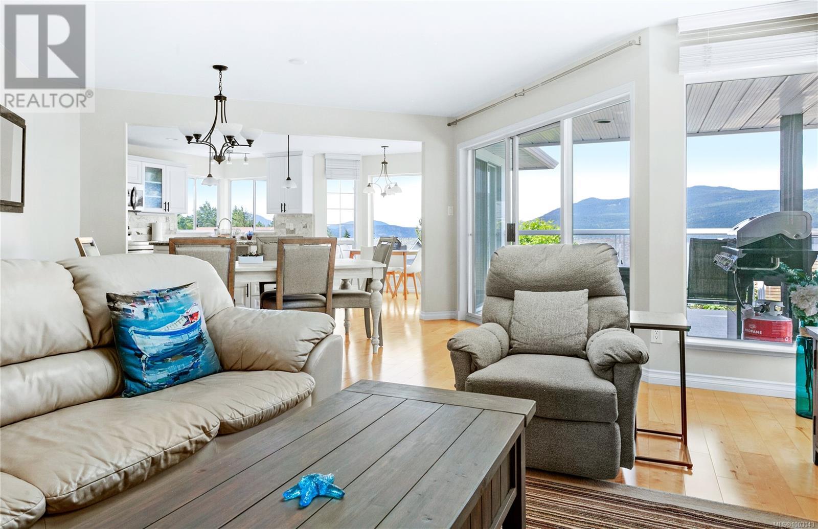 Property at 552 Marine View image 3