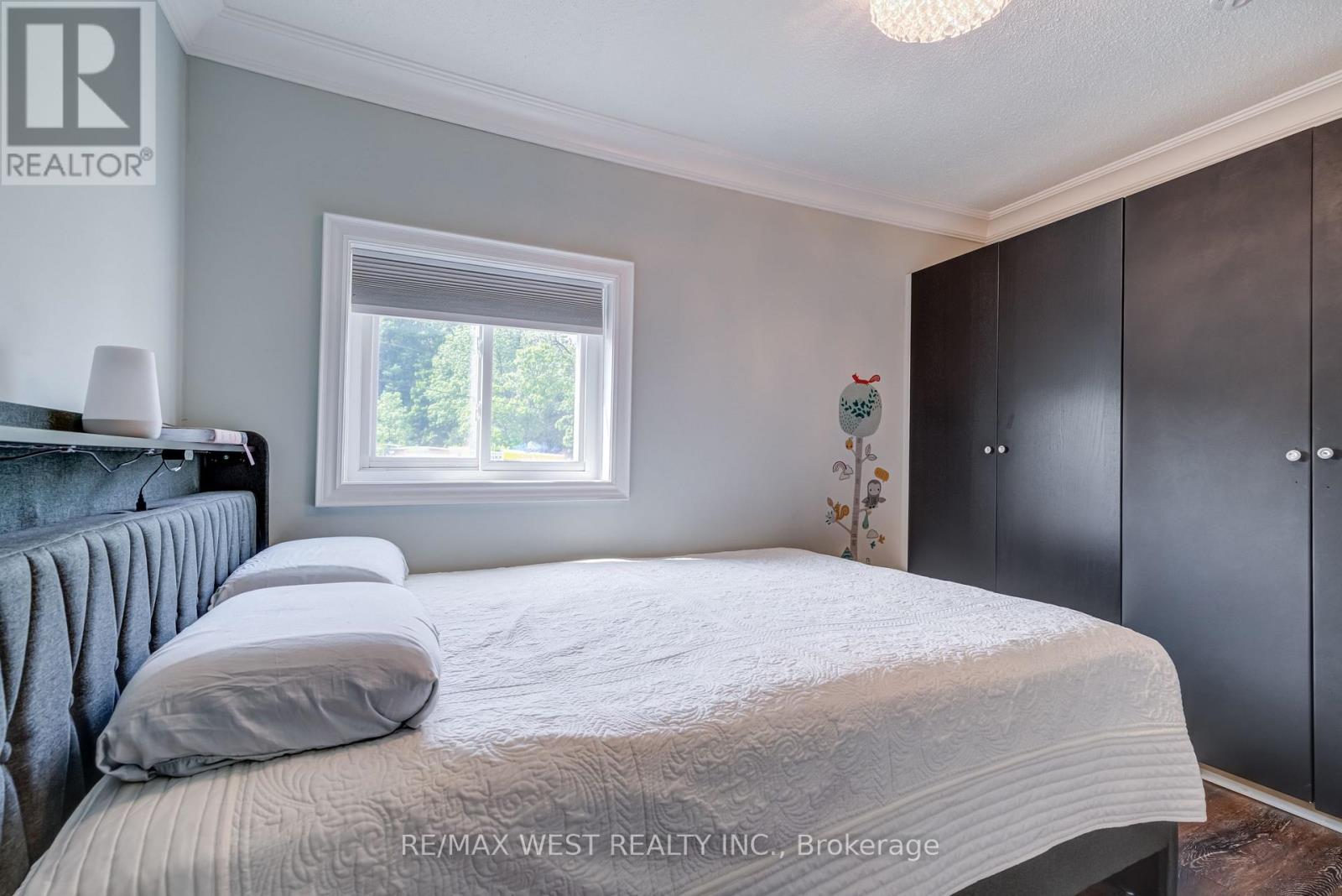 31 Beaver Street, Halton Hills (Glen Williams), Ontario  L7G 3P6 - Photo 11 - W12220873