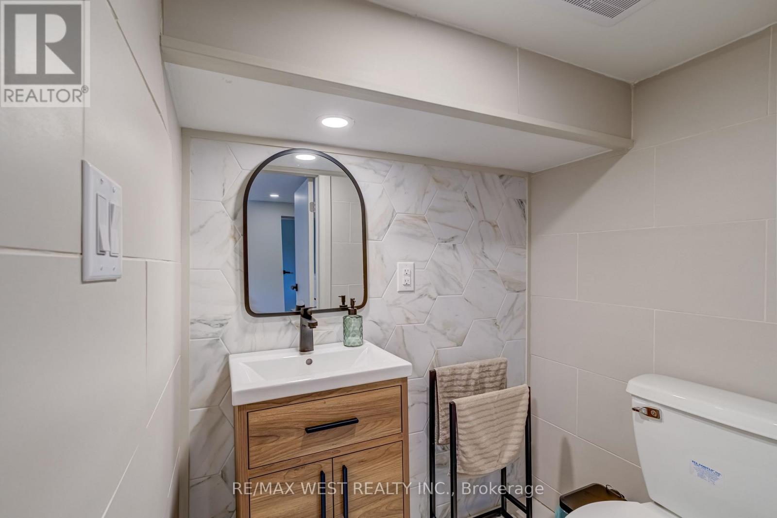 31 Beaver Street, Halton Hills (Glen Williams), Ontario  L7G 3P6 - Photo 22 - W12220873