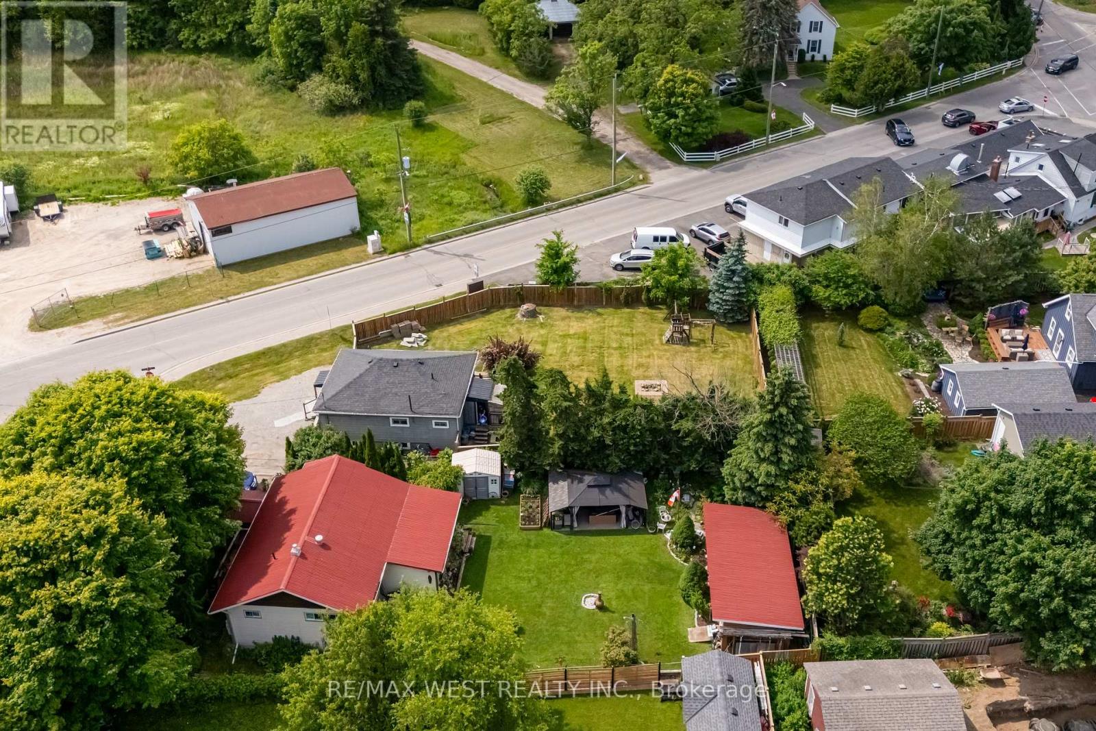 31 Beaver Street, Halton Hills (Glen Williams), Ontario  L7G 3P6 - Photo 32 - W12220873