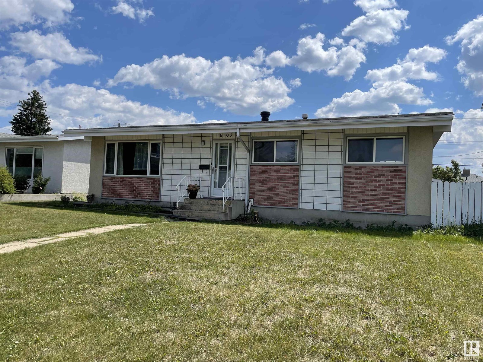 Property at 16103 87A AV NW NW image 1