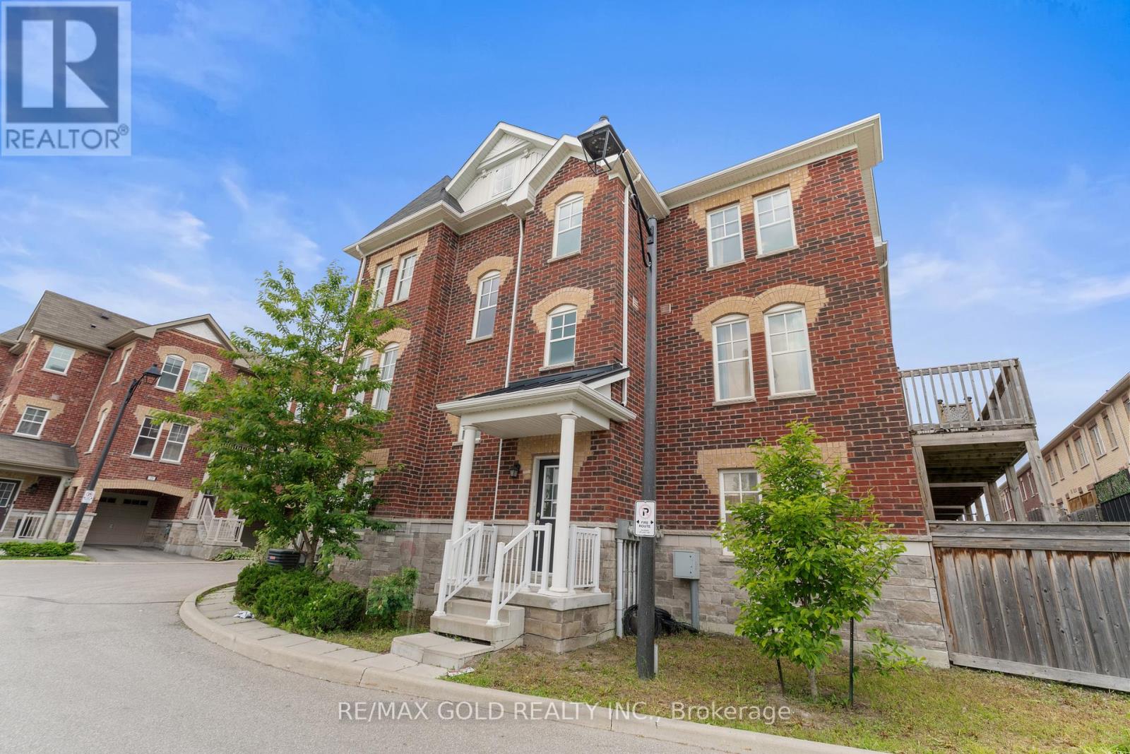 Property at 25 - 10 PORTER AVENUE W image 2