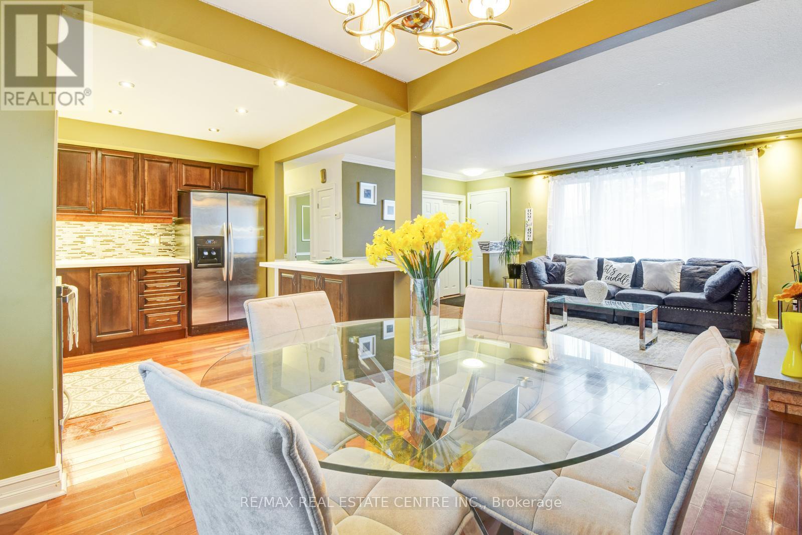 2518 Stillmeadow Road, Mississauga (Cooksville), Ontario  L5B 1X7 - Photo 11 - W12221470