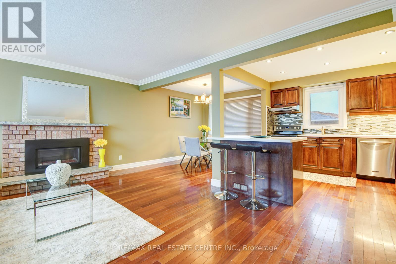 2518 Stillmeadow Road, Mississauga (Cooksville), Ontario  L5B 1X7 - Photo 6 - W12221470