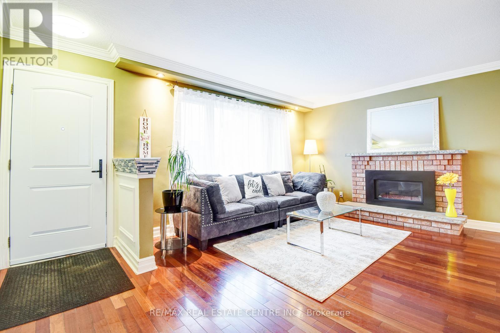 2518 Stillmeadow Road, Mississauga (Cooksville), Ontario  L5B 1X7 - Photo 7 - W12221470