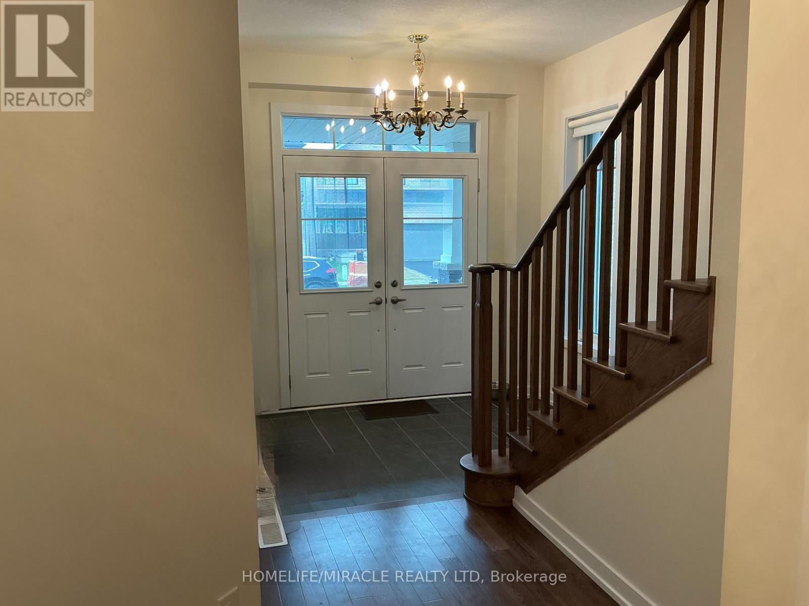 78 Lilac Circle, Haldimand, Ontario  N3W 0H6 - Photo 3 - X12221511
