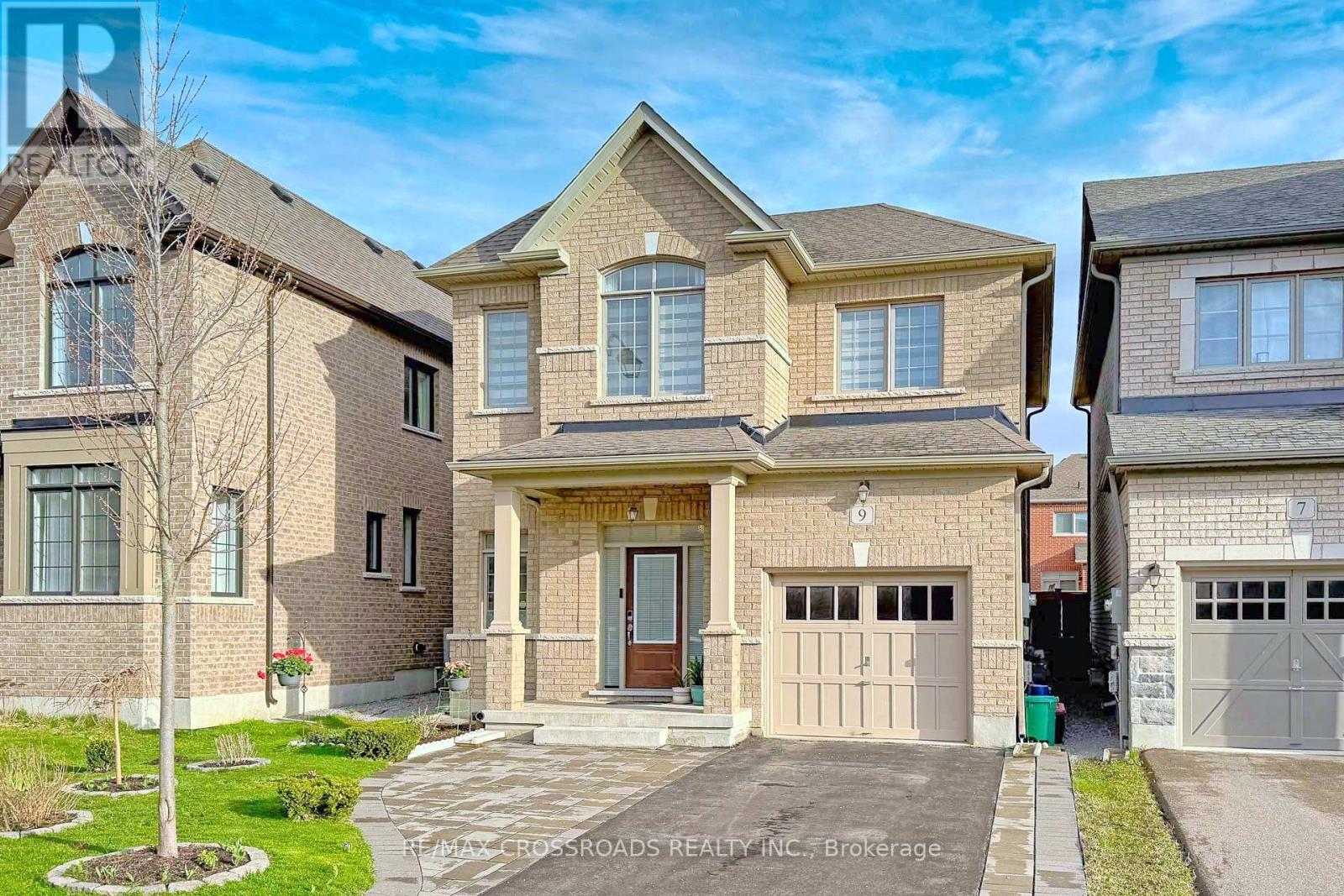 Property at 9 TEMPLE AVENUE image 1