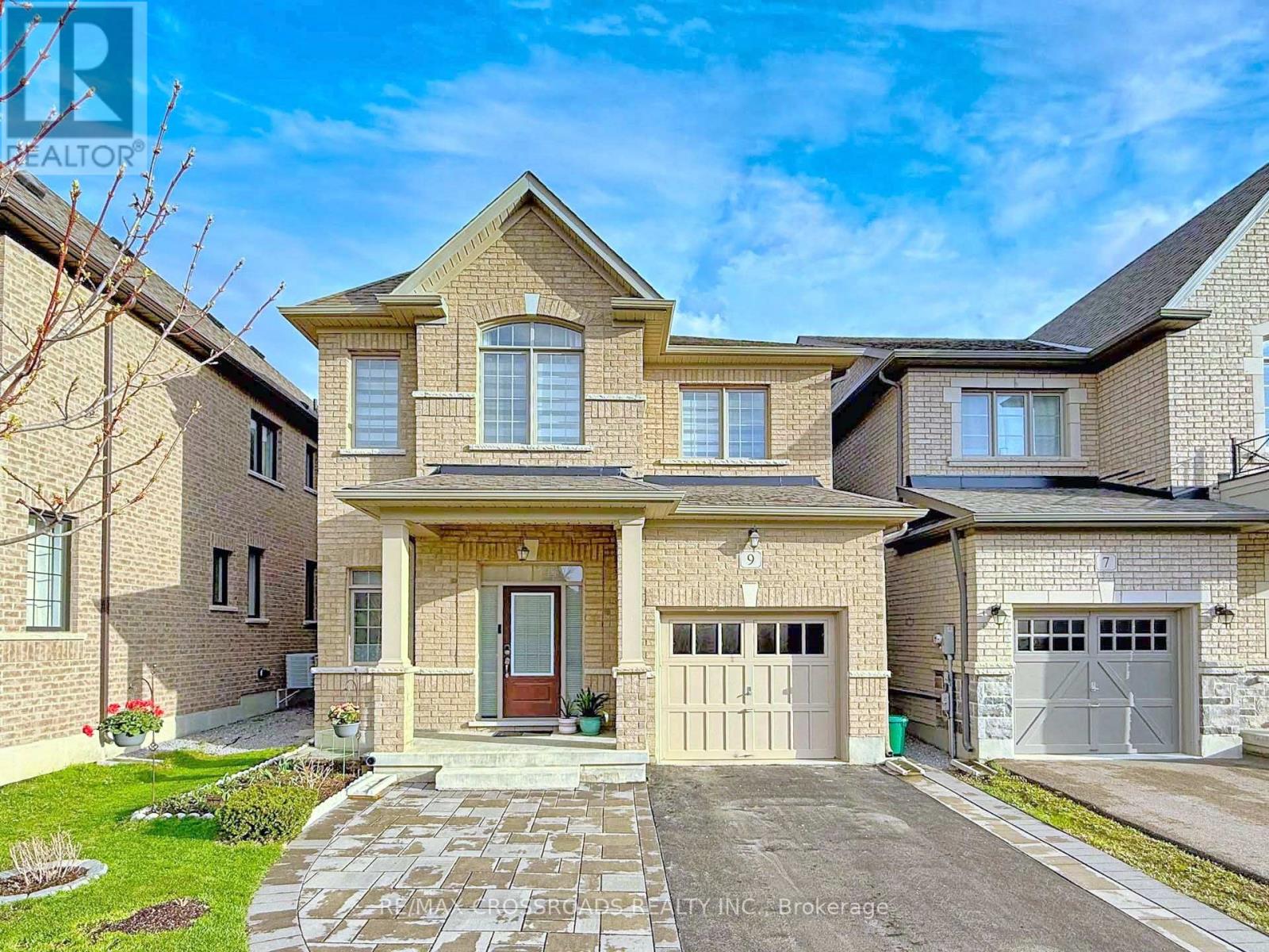 Property at 9 TEMPLE AVENUE image 3