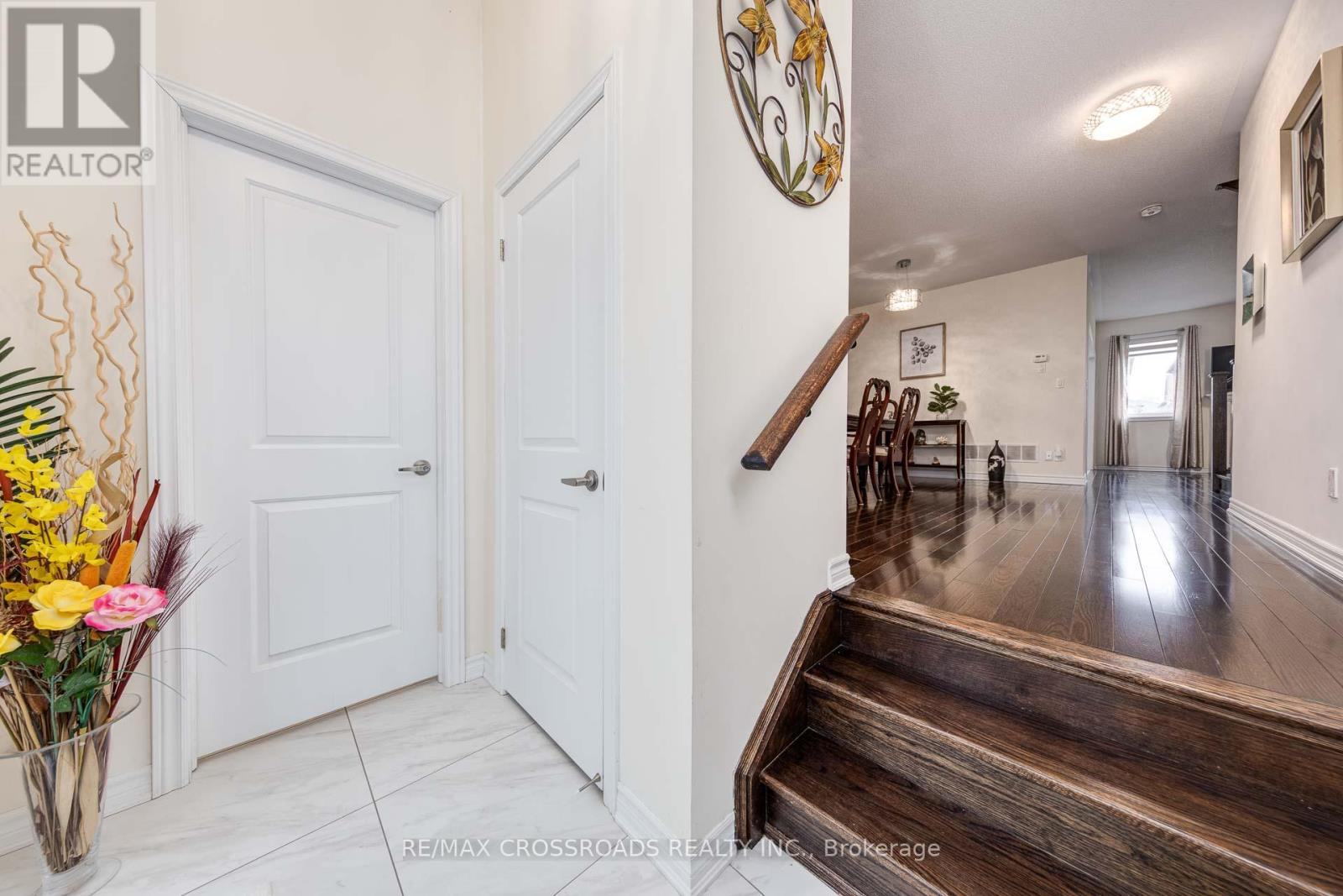 Property at 9 TEMPLE AVENUE image 5