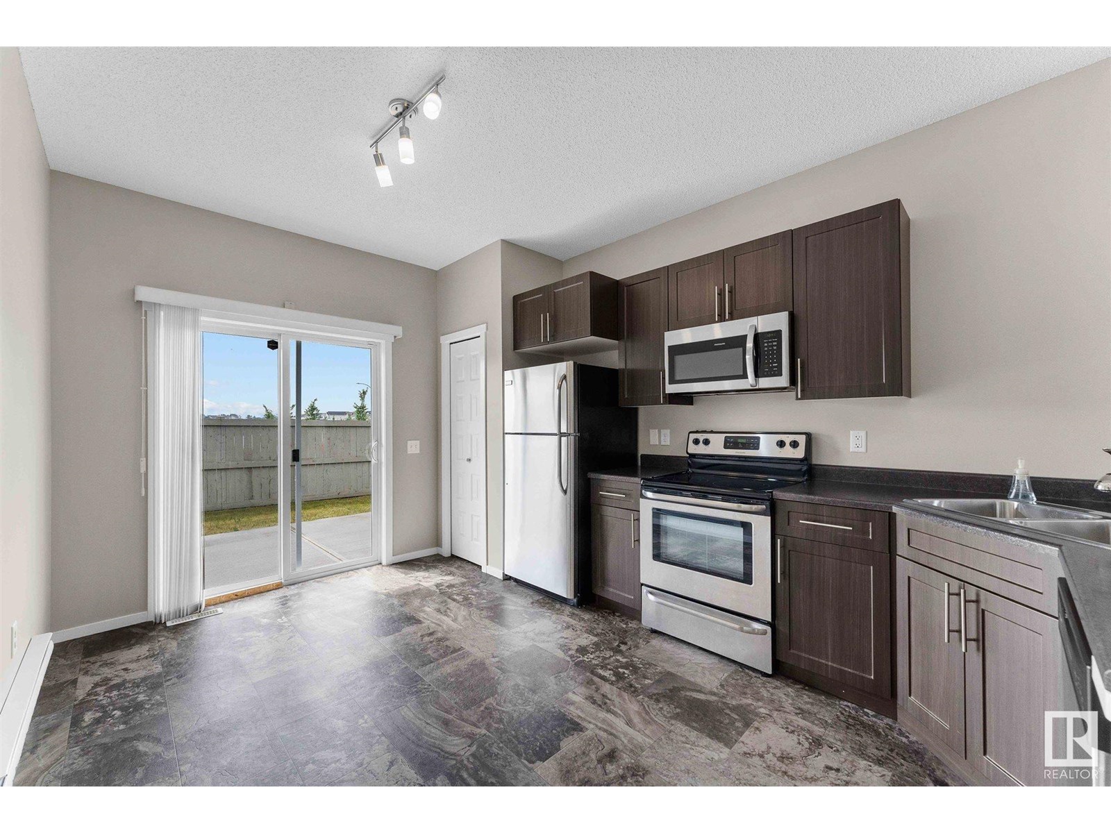 Property at 219 Brickyard PL image 5