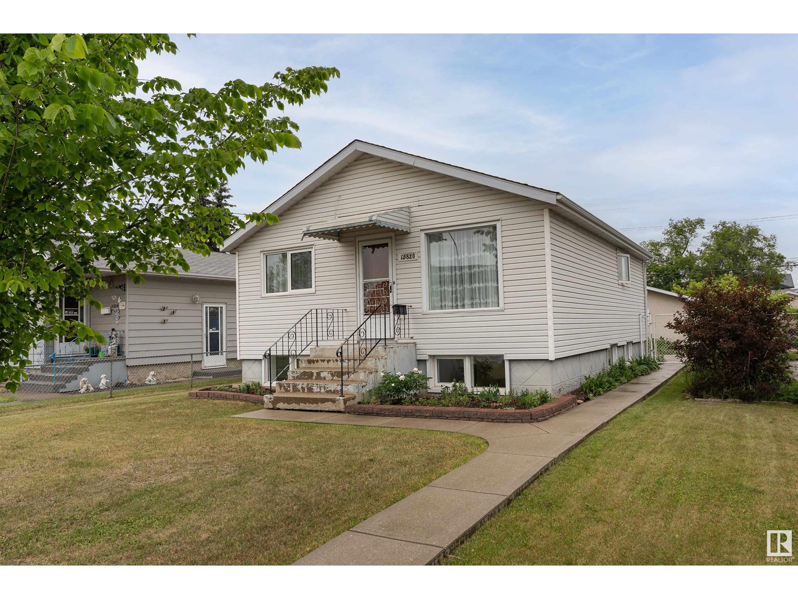 Property at 15820 100 AV NW NW image 1