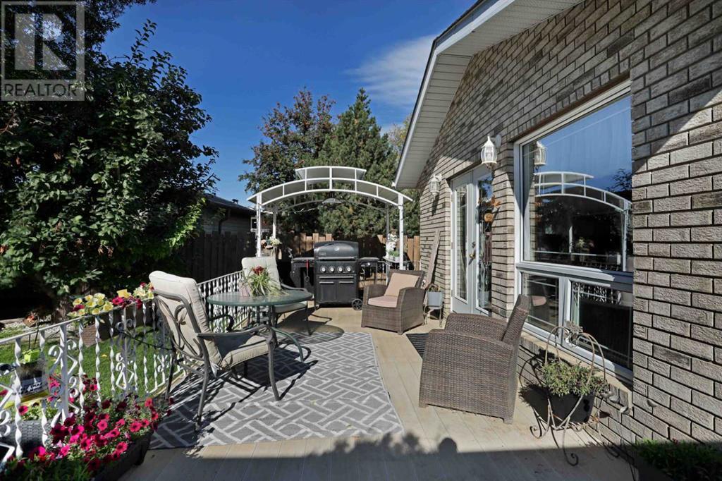 Property at 11 Lakeview Crescent E image 3
