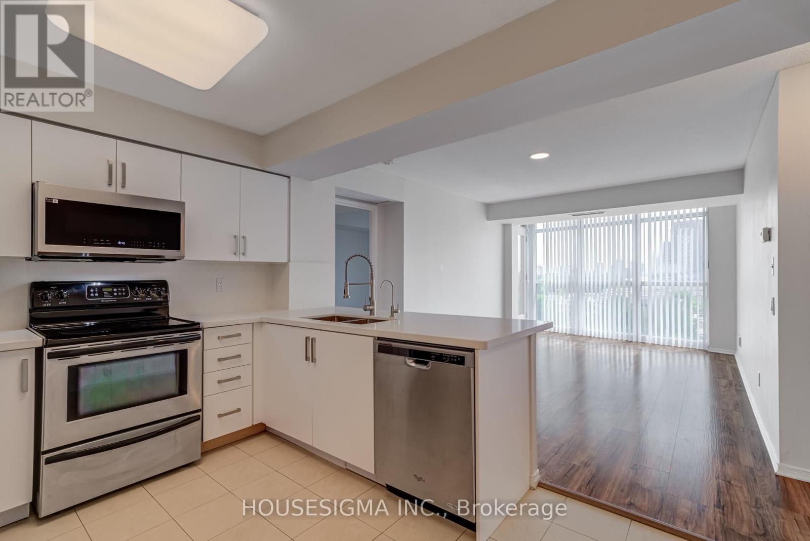 901 - 28 Harrison Garden Boulevard, Toronto (Willowdale East), Ontario  M2N 7B5 - Photo 10 - C12221614