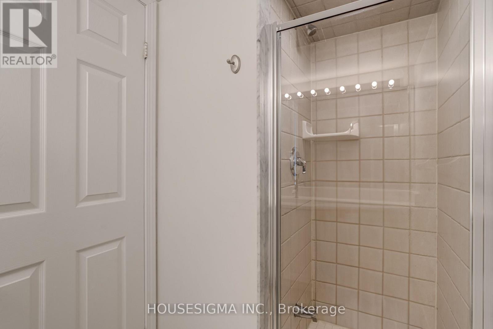 901 - 28 Harrison Garden Boulevard, Toronto (Willowdale East), Ontario  M2N 7B5 - Photo 17 - C12221614