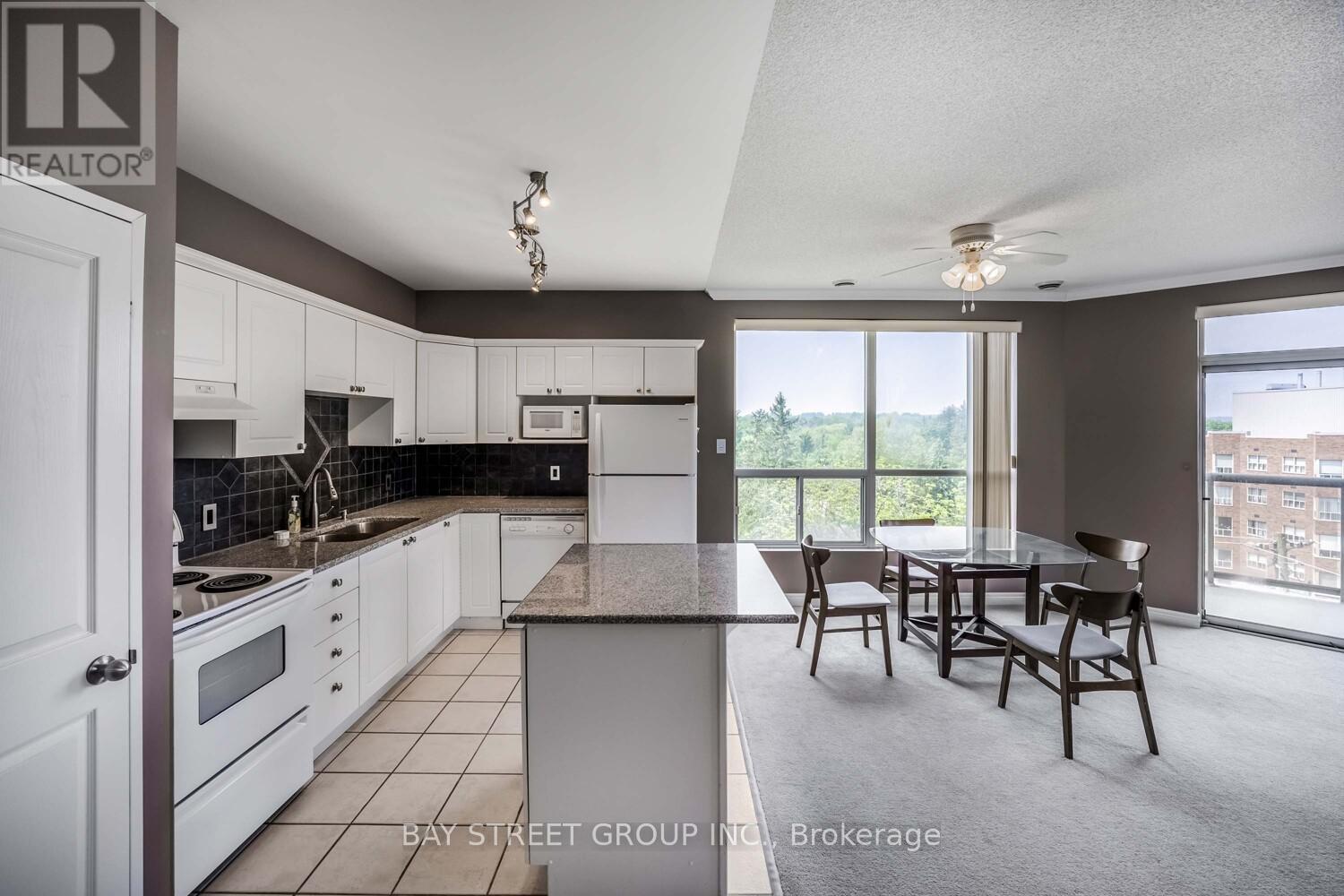 606 - 255 Keats Way, Waterloo, Ontario  N2L 6N6 - Photo 15 - X12221625