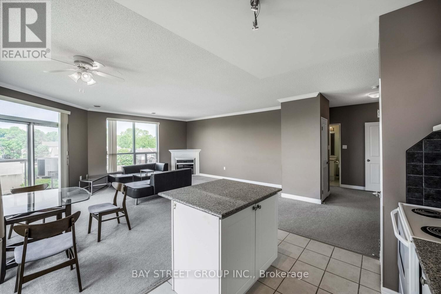 606 - 255 Keats Way, Waterloo, Ontario  N2L 6N6 - Photo 17 - X12221625