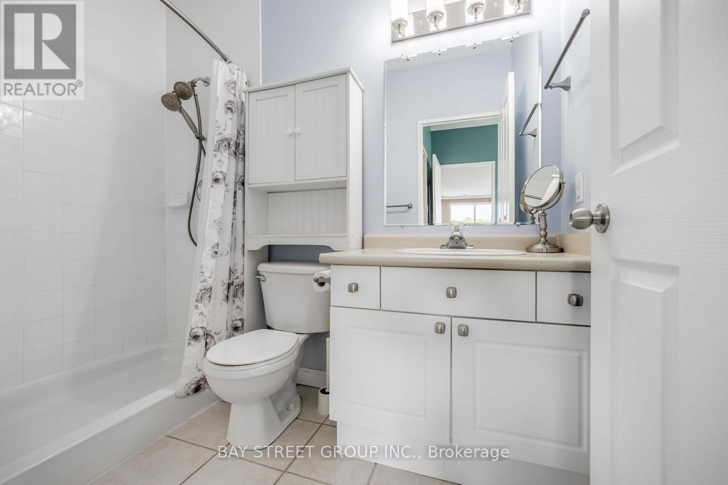606 - 255 Keats Way, Waterloo, Ontario  N2L 6N6 - Photo 23 - X12221625