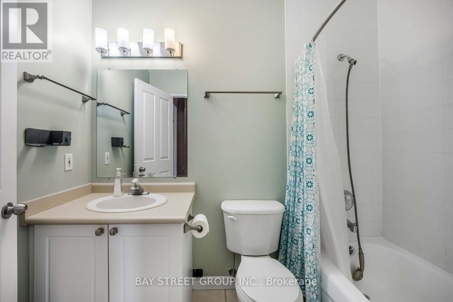 606 - 255 Keats Way, Waterloo, Ontario  N2L 6N6 - Photo 24 - X12221625