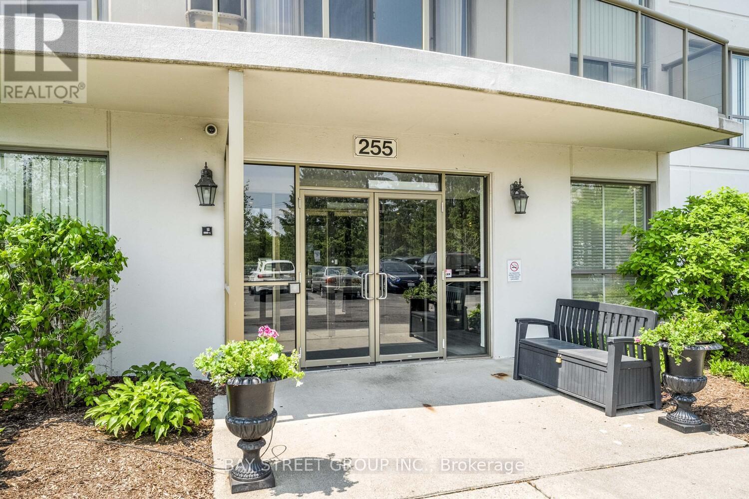 606 - 255 Keats Way, Waterloo, Ontario  N2L 6N6 - Photo 3 - X12221625