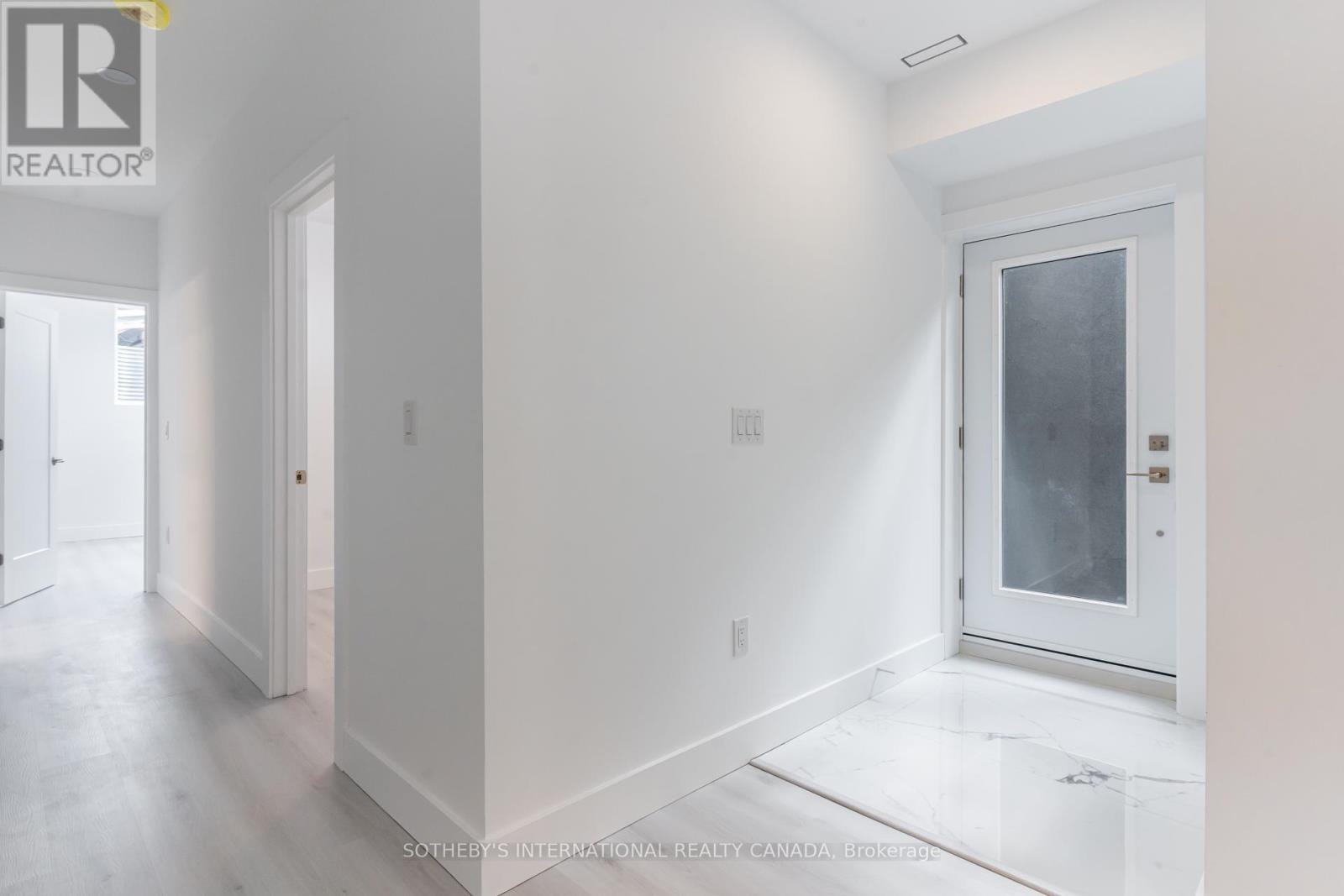 15 Burrard Road, Toronto (Elms-Old Rexdale), Ontario  M9W 3T1 - Photo 11 - W12221638