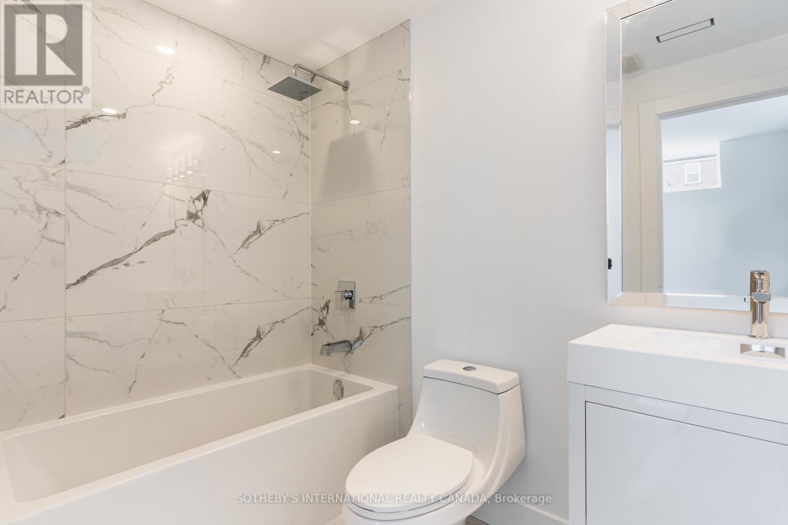 15 Burrard Road, Toronto (Elms-Old Rexdale), Ontario  M9W 3T1 - Photo 14 - W12221638