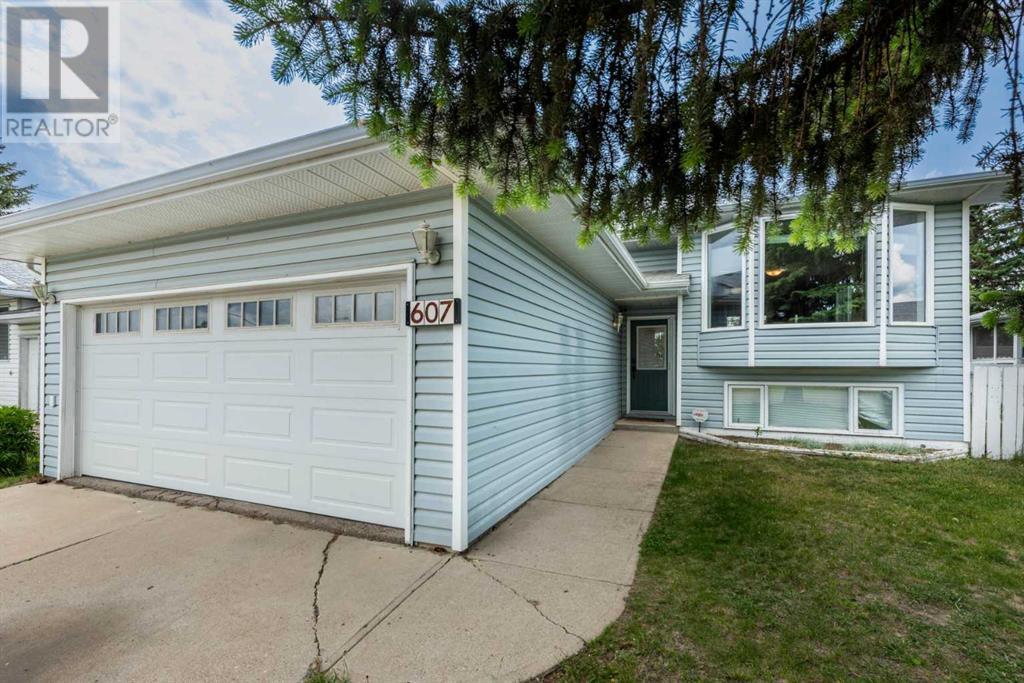 Property at 607 Parkland Drive image 3