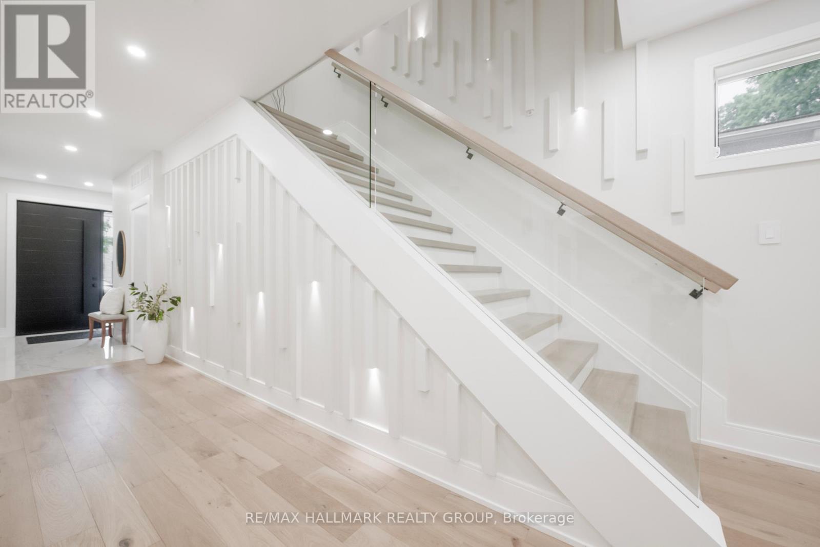 Property at 185A 185B CARLETON AVENUE image 5