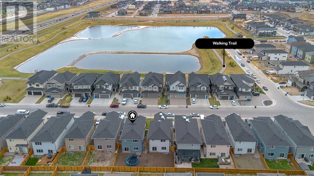 Property at 478 Savanna Way NE image 2