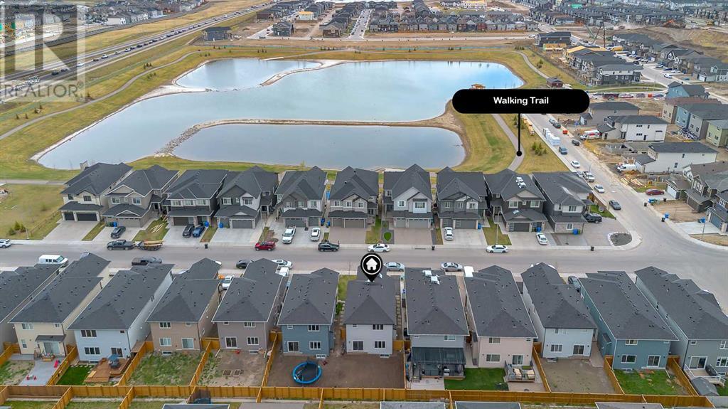 Property at 482 Savanna Way NE image 2