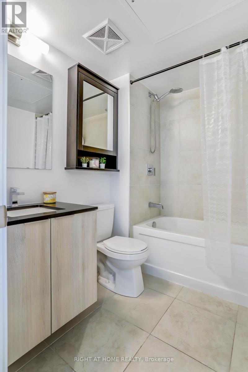 402 - 31 Tippett Road, Toronto (Clanton Park), Ontario  M3H 0C8 - Photo 11 - C12221679