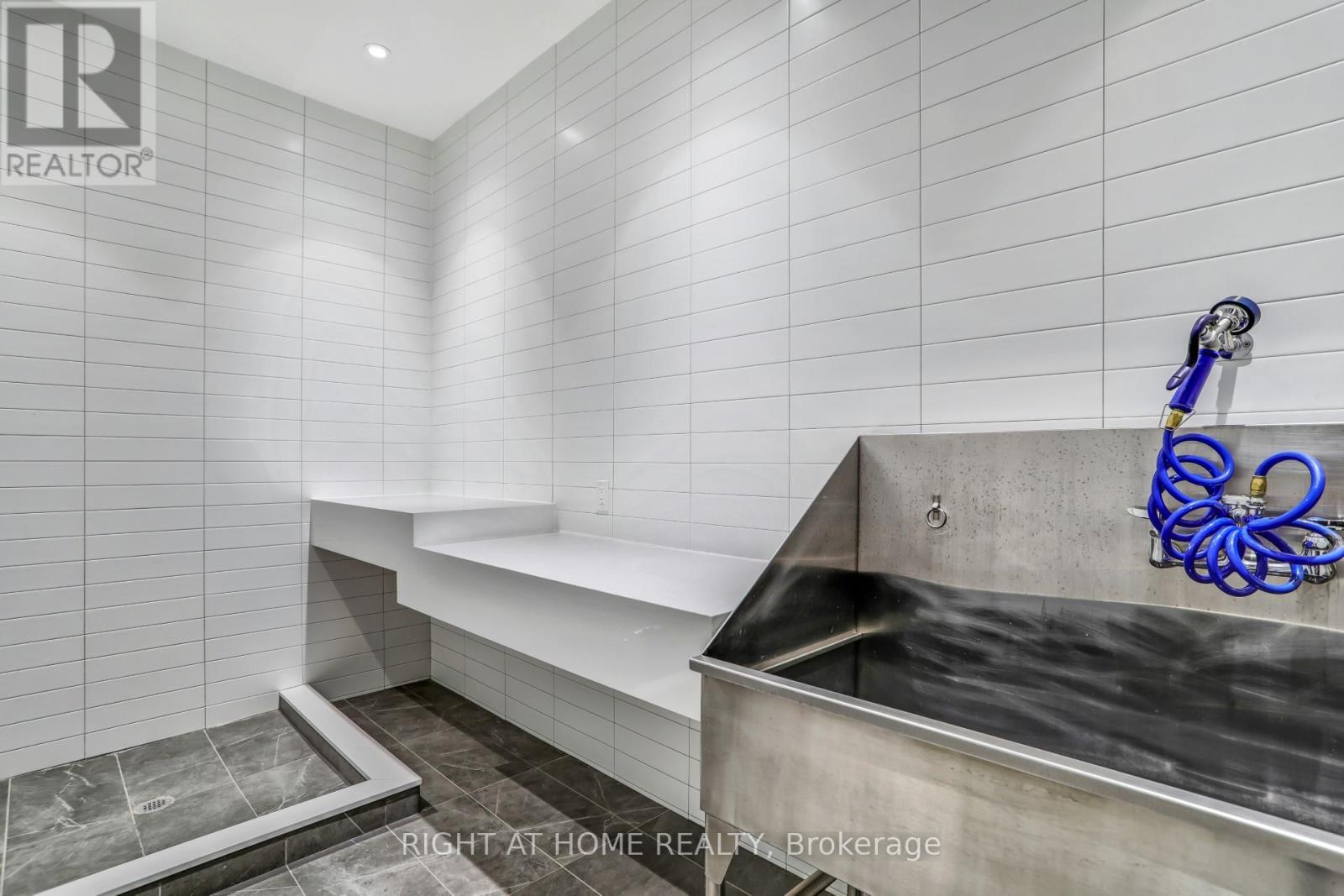 402 - 31 Tippett Road, Toronto (Clanton Park), Ontario  M3H 0C8 - Photo 28 - C12221679