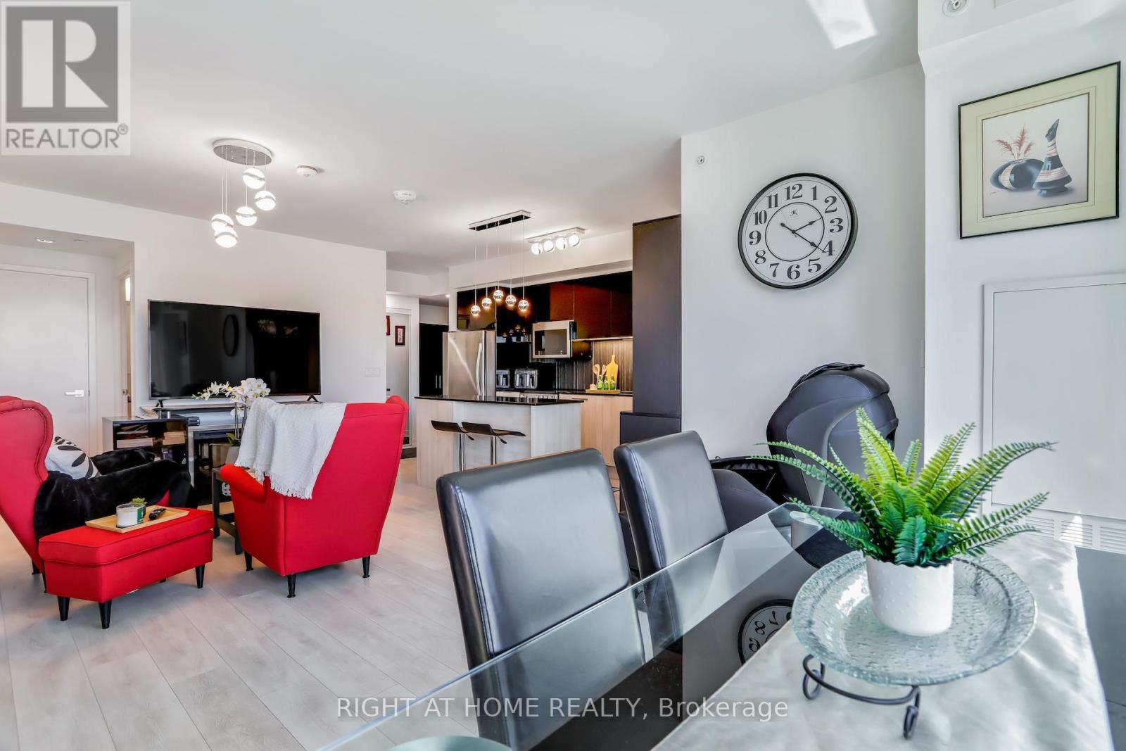 402 - 31 Tippett Road, Toronto (Clanton Park), Ontario  M3H 0C8 - Photo 7 - C12221679