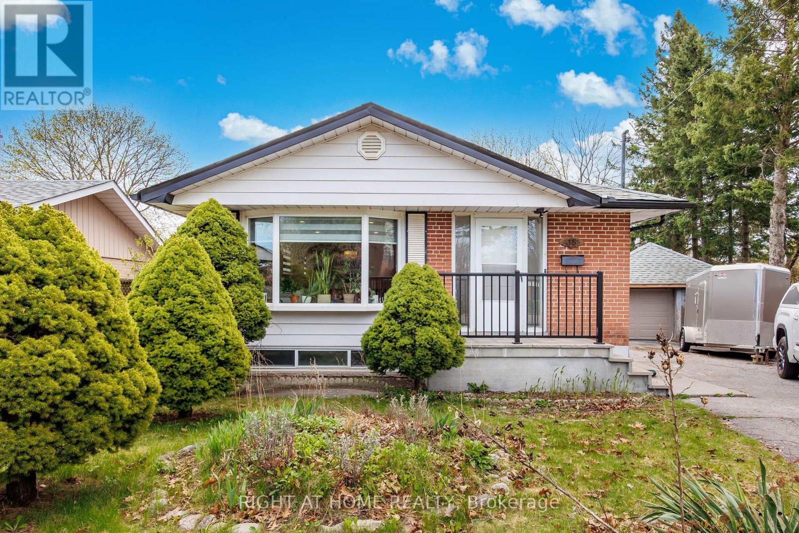 Property at 15 DALCOURT DRIVE image 4