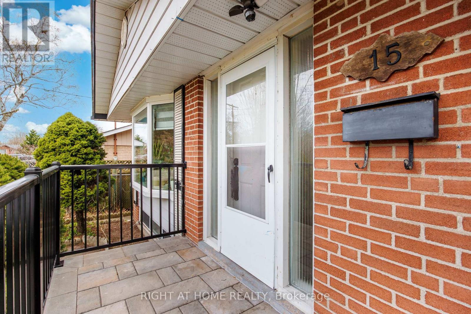 Property at 15 DALCOURT DRIVE image 5