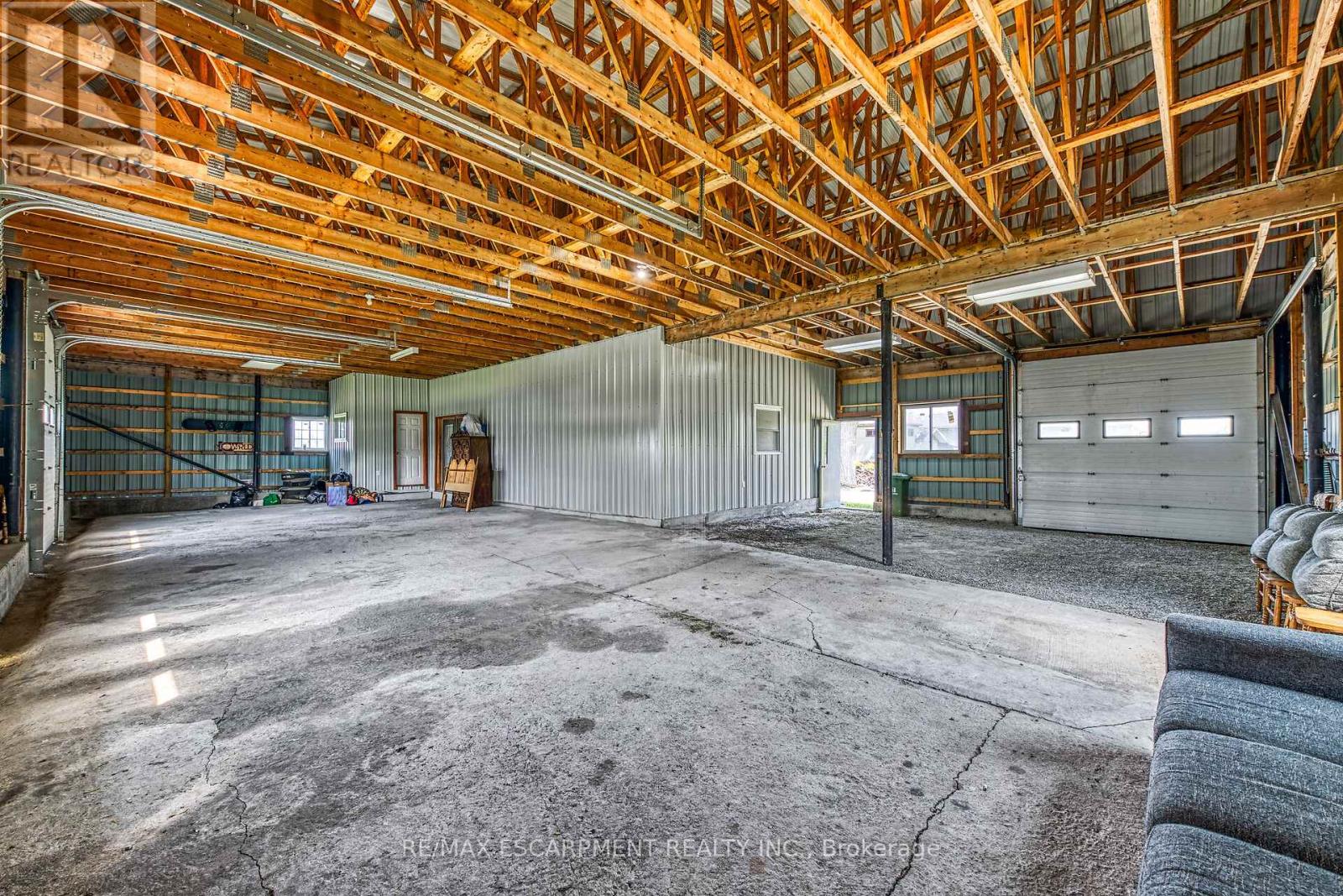 617 Eighth Road E, Hamilton, Ontario  L8J 2X4 - Photo 41 - X12221658