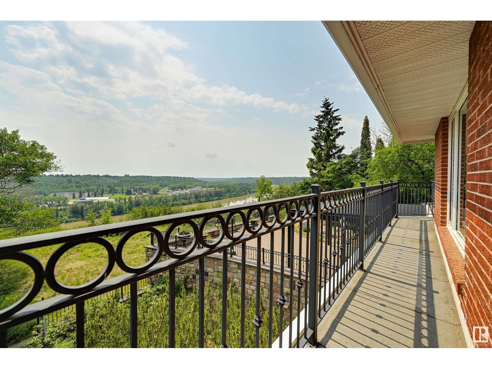 Property at 179 QUESNELL CR NW image 3