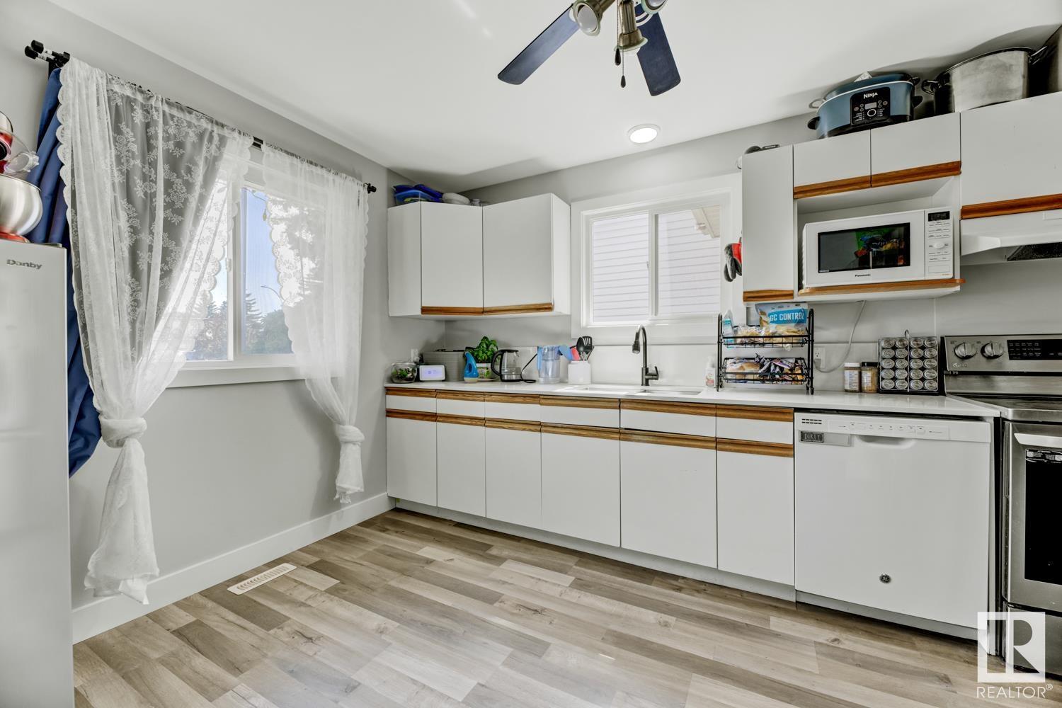 Property at 3532 49A ST NW image 3