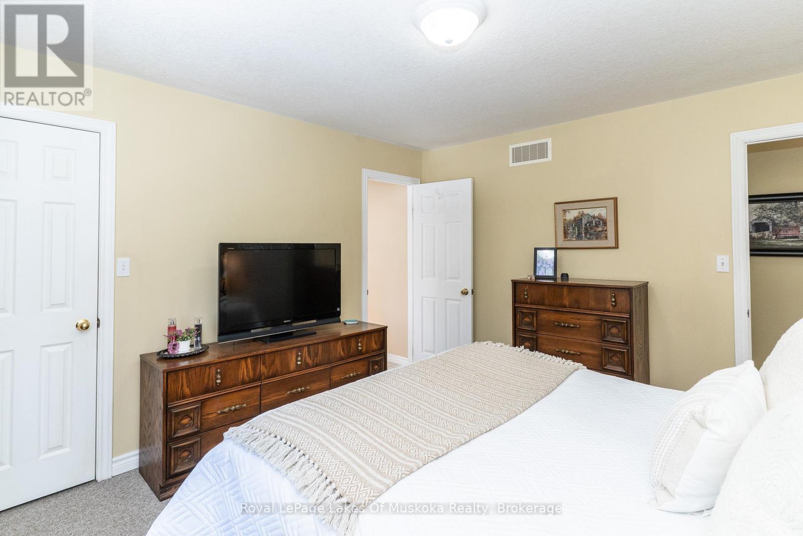 171 River Valley Drive, Huntsville, Ontario  P0B 1L0 - Photo 16 - X12145296