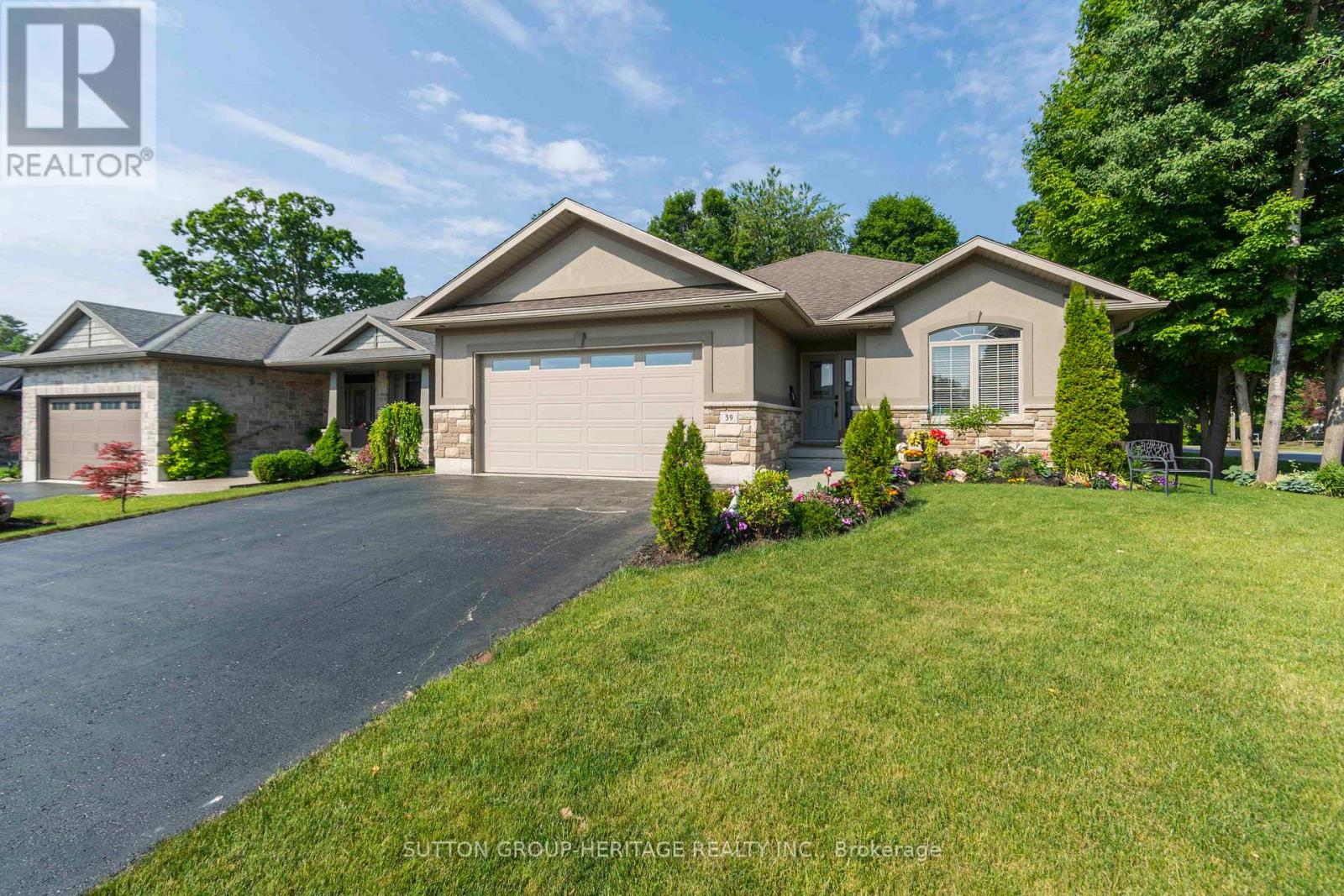 Property at 39 LAKEWOOD CRESCENT image 1