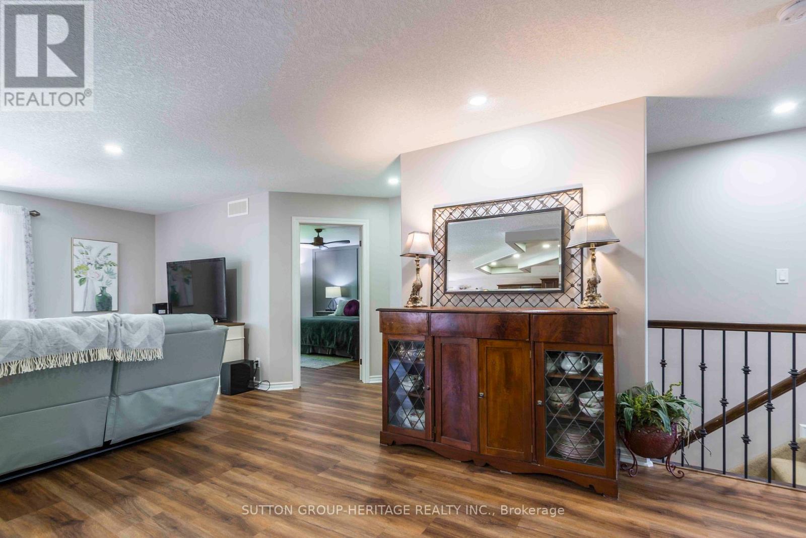 39 Lakewood Crescent, Quinte West, Ontario  K8V 5P4 - Photo 12 - X12221719